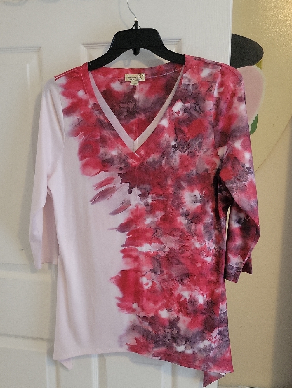 Oneworld SzXL Pink and Purple Watercolor V-Neck Long Sleeve Sissor length Top